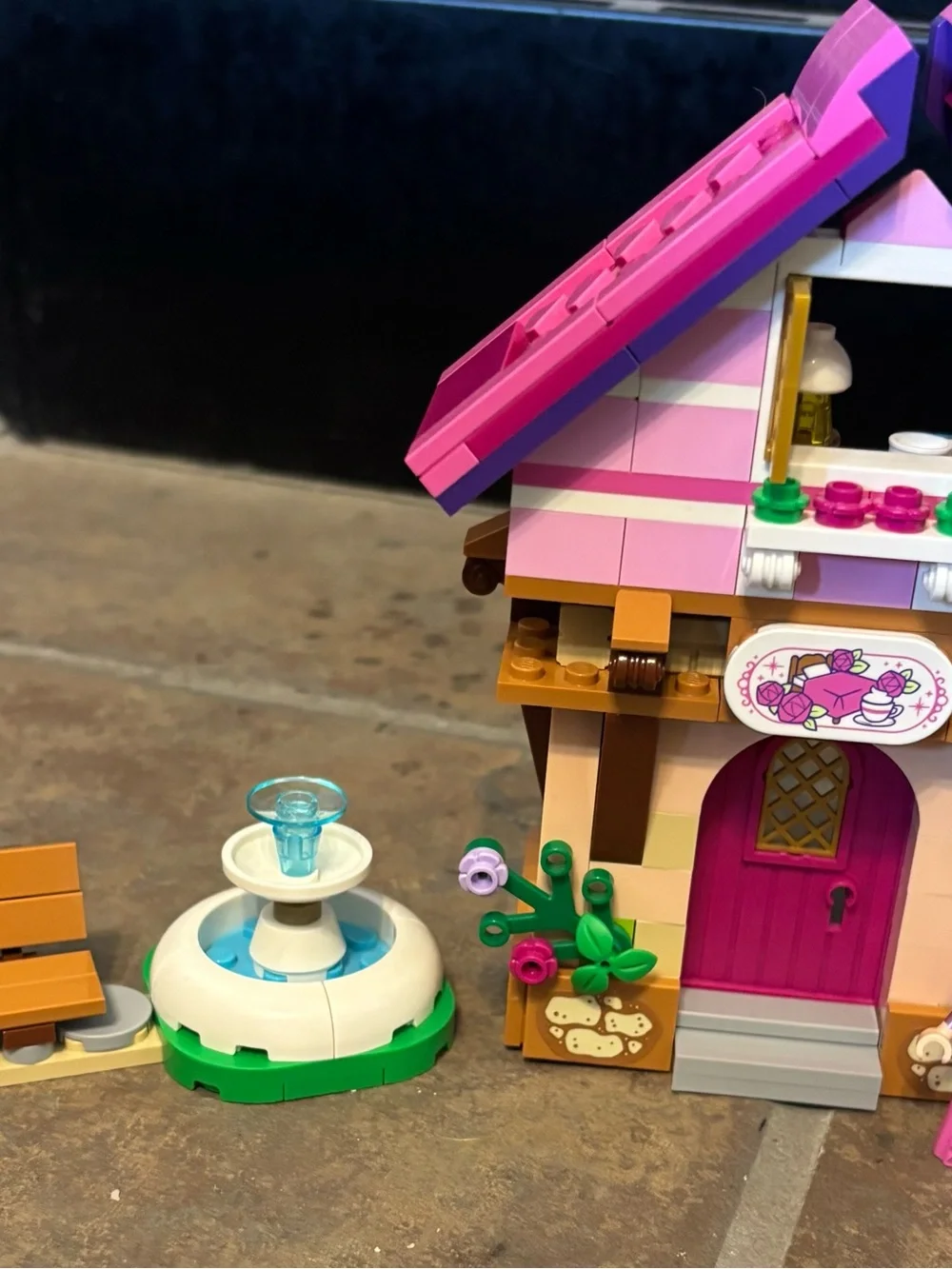 LEGO Disney Princess Market Adventure 43246 – Complete Set